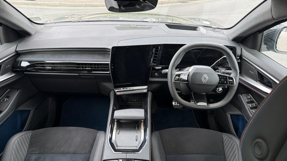 Renault Rafale E-Tech FHEV Iconic Esprit Alpine 5dr Auto 4C Hybrid Estate - Image 10