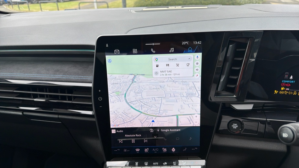 Renault Rafale E-Tech FHEV Iconic Esprit Alpine 5dr Auto 4C Hybrid Estate - Image 12