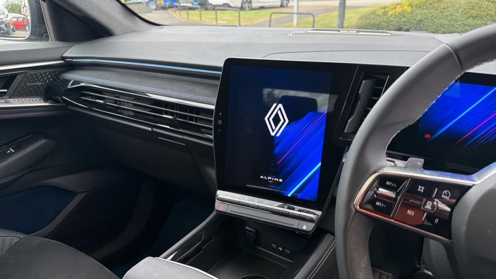 Renault Rafale E-Tech FHEV Iconic Esprit Alpine 5dr Auto 4C Hybrid Estate - Image 14