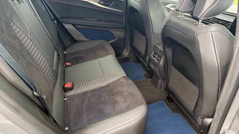 Renault Rafale E-Tech FHEV Iconic Esprit Alpine 5dr Auto 4C Hybrid Estate - Image 16