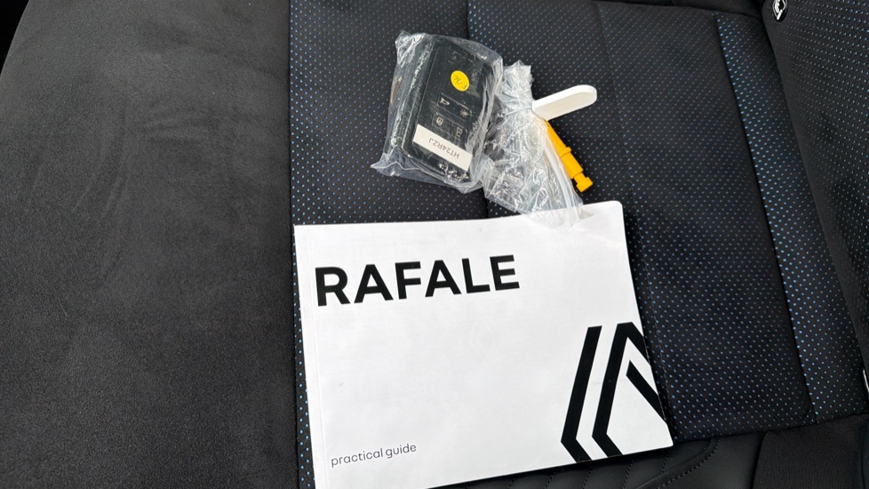 Renault Rafale E-Tech FHEV Iconic Esprit Alpine 5dr Auto 4C Hybrid Estate - Image 19