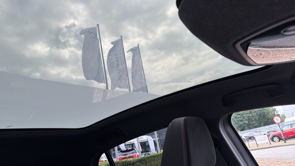 Renault Rafale E-Tech FHEV Iconic Esprit Alpine 5dr Auto 4C Hybrid Estate - Image 24