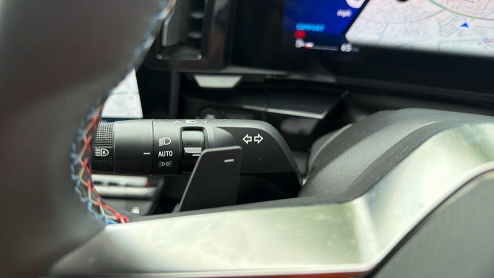 Renault Rafale E-Tech FHEV Iconic Esprit Alpine 5dr Auto 4C Hybrid Estate - Image 30