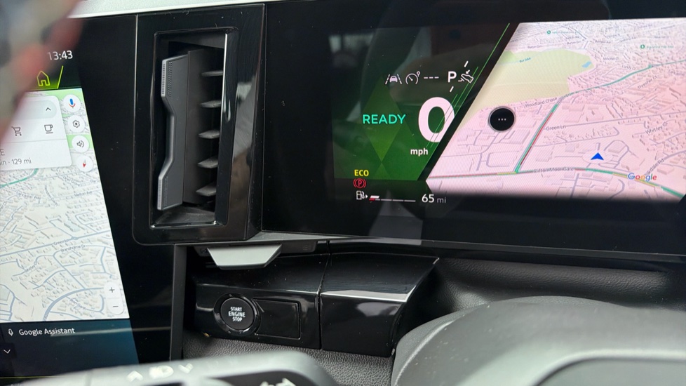 Renault Rafale E-Tech FHEV Iconic Esprit Alpine 5dr Auto 4C Hybrid Estate - Image 33