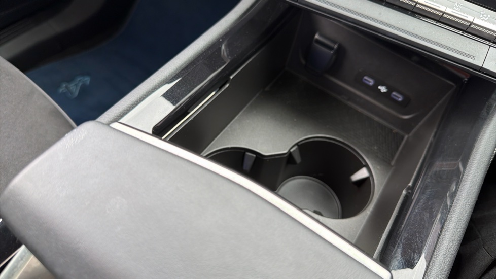 Renault Rafale E-Tech FHEV Iconic Esprit Alpine 5dr Auto 4C Hybrid Estate - Image 37
