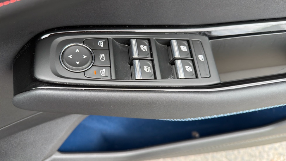 Renault Rafale E-Tech FHEV Iconic Esprit Alpine 5dr Auto 4C Hybrid Estate - Image 43