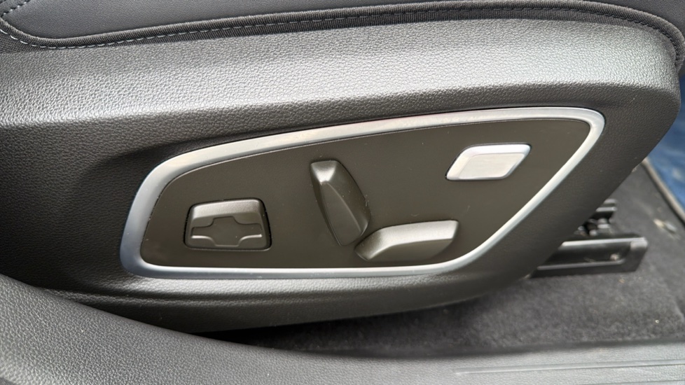 Renault Rafale E-Tech FHEV Iconic Esprit Alpine 5dr Auto 4C Hybrid Estate - Image 44
