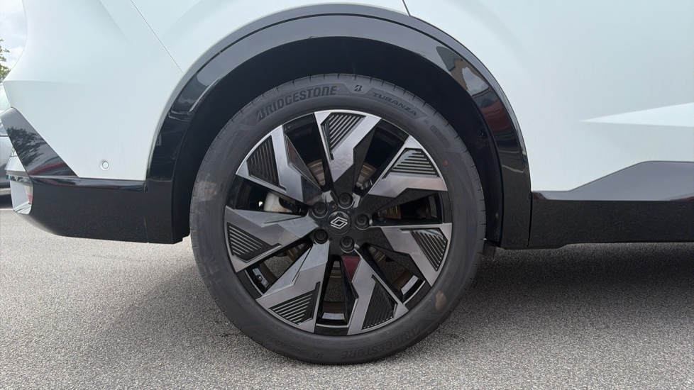 Renault Rafale E-Tech FHEV Iconic Esprit Alpine 5dr Auto 4C Hybrid Estate - Image 7