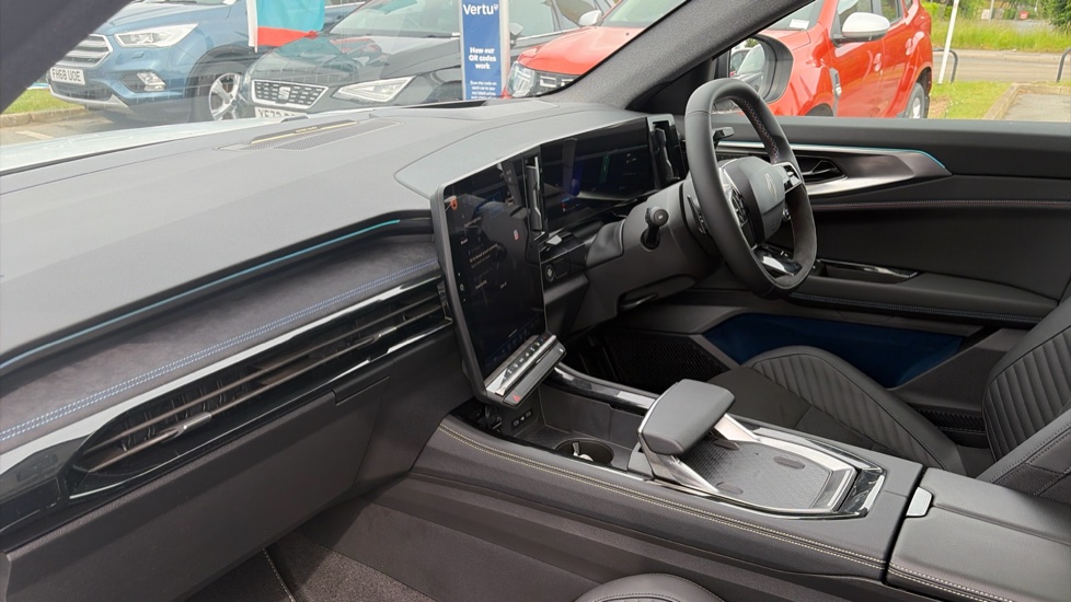 Renault Rafale E-Tech FHEV Iconic Esprit Alpine 5dr Auto 4C Hybrid Estate - Image 9