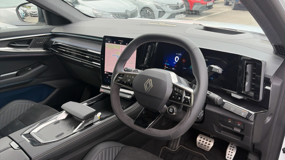 Renault Rafale E-Tech FHEV Iconic Esprit Alpine 5dr Auto 4C Hybrid Estate - Image 11