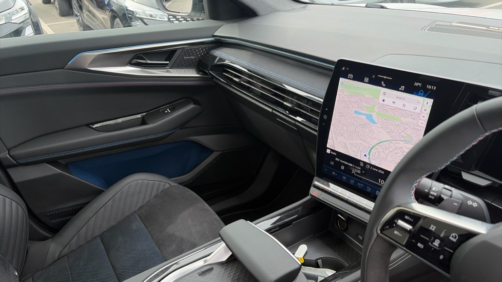 Renault Rafale E-Tech FHEV Iconic Esprit Alpine 5dr Auto 4C Hybrid Estate - Image 14