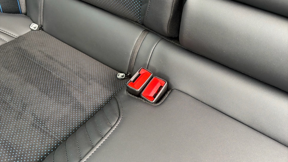 Renault Rafale E-Tech FHEV Iconic Esprit Alpine 5dr Auto 4C Hybrid Estate - Image 17