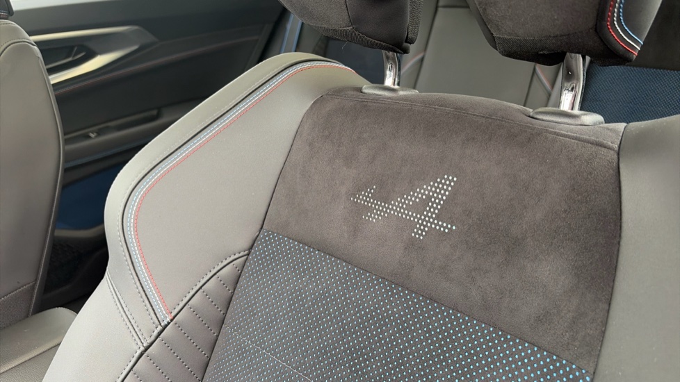 Renault Rafale E-Tech FHEV Iconic Esprit Alpine 5dr Auto 4C Hybrid Estate - Image 21