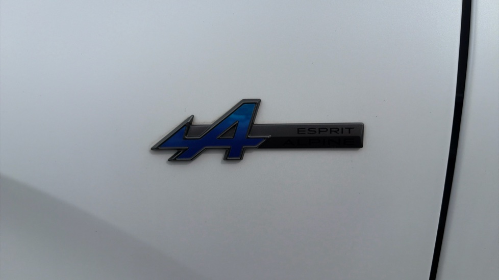 Renault Rafale E-Tech FHEV Iconic Esprit Alpine 5dr Auto 4C Hybrid Estate - Image 22