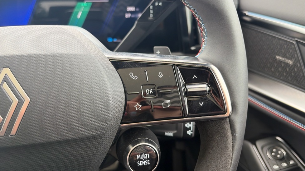 Renault Rafale E-Tech FHEV Iconic Esprit Alpine 5dr Auto 4C Hybrid Estate - Image 25