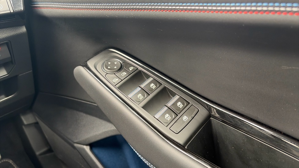 Renault Rafale E-Tech FHEV Iconic Esprit Alpine 5dr Auto 4C Hybrid Estate - Image 26