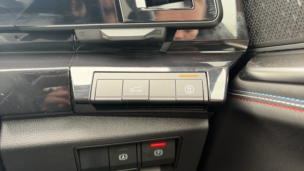Renault Rafale E-Tech FHEV Iconic Esprit Alpine 5dr Auto 4C Hybrid Estate - Image 29
