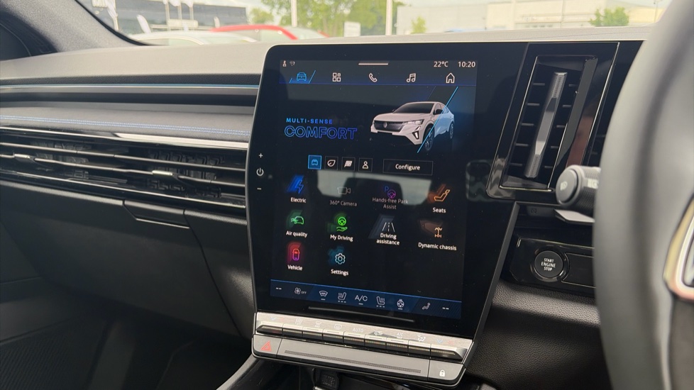 Renault Rafale E-Tech FHEV Iconic Esprit Alpine 5dr Auto 4C Hybrid Estate - Image 30