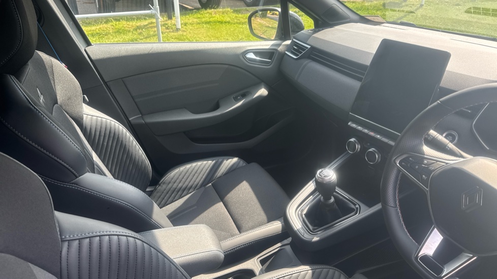 Renault Clio 1.0 TCe 90 Esprit Alpine 5dr Petrol Hatchback - Image 14