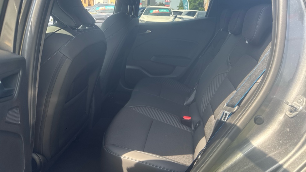 Renault Clio 1.0 TCe 90 Esprit Alpine 5dr Petrol Hatchback - Image 16