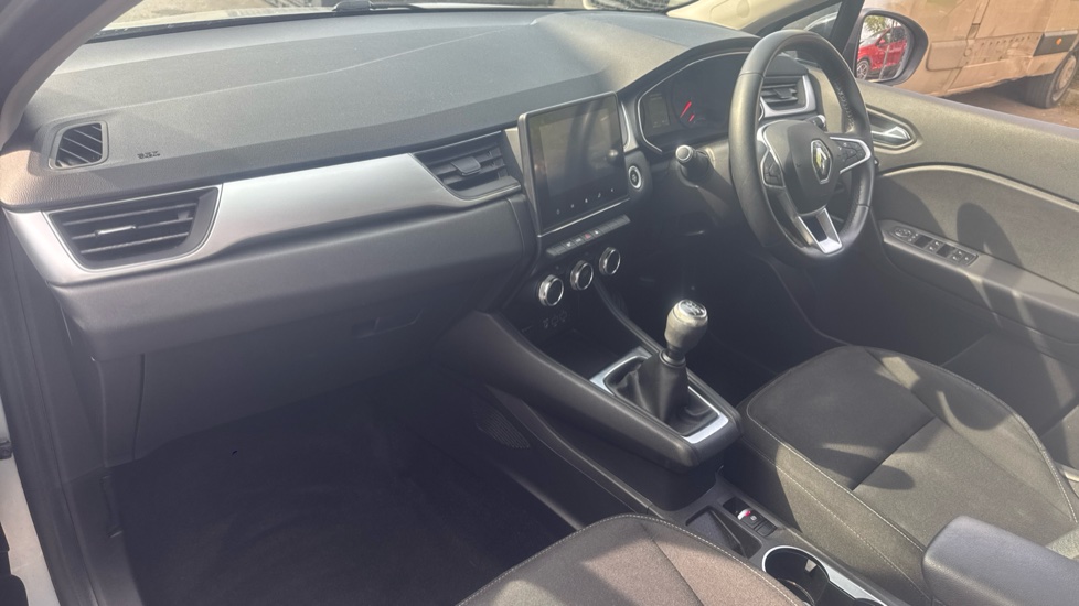 Renault Captur 1.0 TCE 100 Iconic 5dr Petrol Hatchback - Image 9