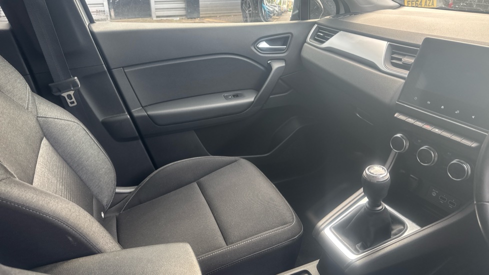 Renault Captur 1.0 TCE 100 Iconic 5dr Petrol Hatchback - Image 14