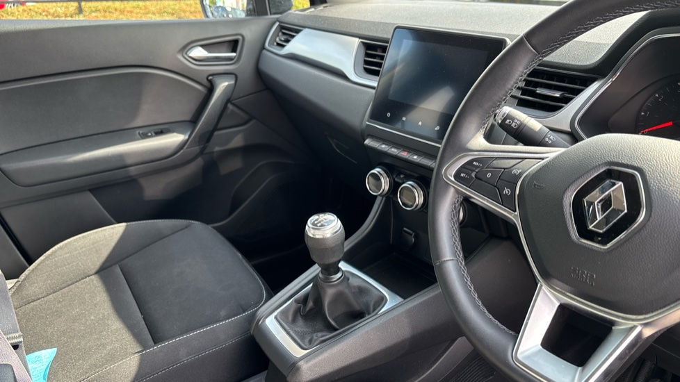 Renault Captur 1.0 TCE 100 Iconic 5dr Petrol Hatchback - Image 14