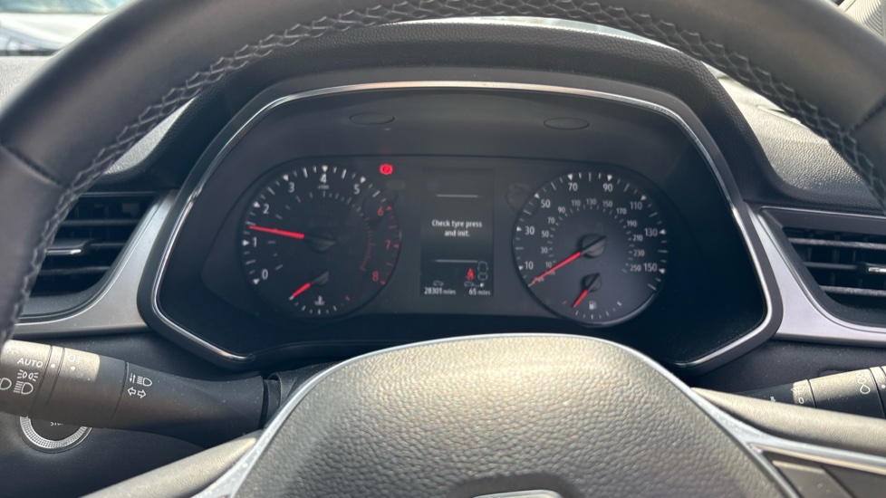 Renault Captur 1.0 TCE 100 Iconic 5dr Petrol Hatchback - Image 18