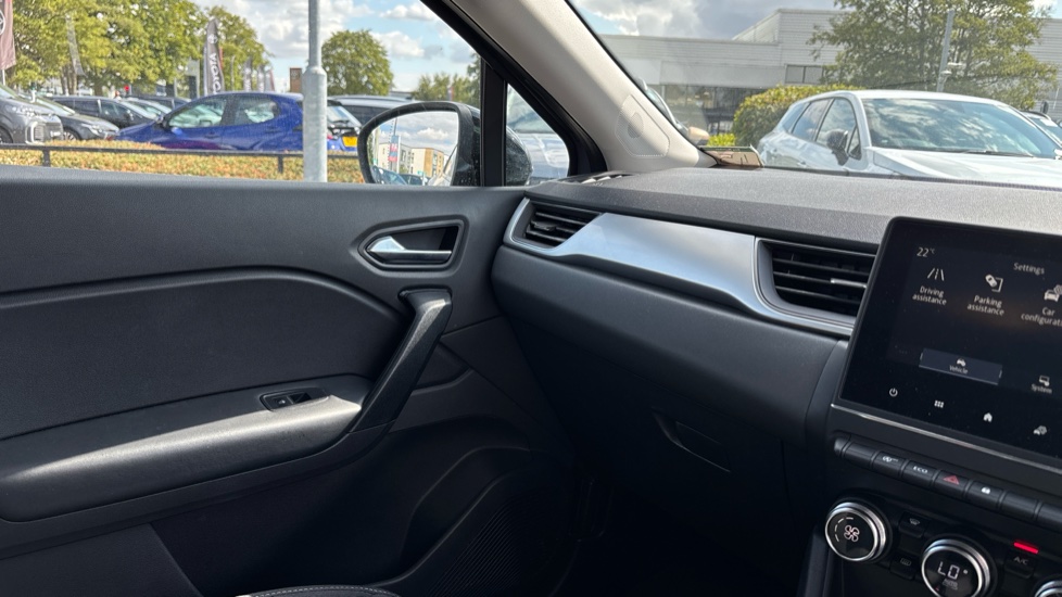 Renault Captur 1.0 TCE 100 Iconic 5dr Petrol Hatchback - Image 35