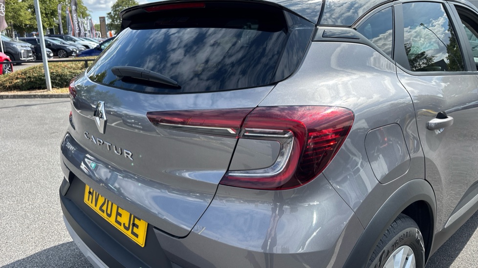 Renault Captur 1.0 TCE 100 Iconic 5dr Petrol Hatchback - Image 42
