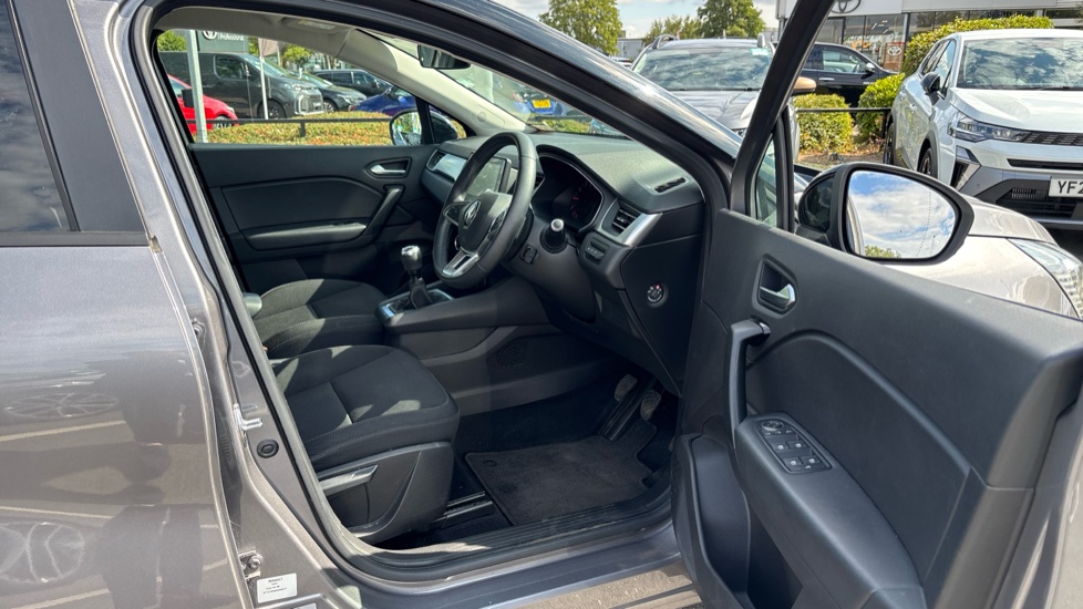 Renault Captur 1.0 TCE 100 Iconic 5dr Petrol Hatchback - Image 45