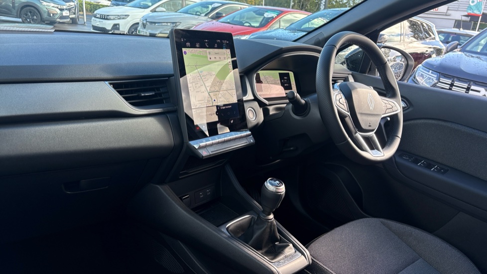 Renault Captur 1.2 TCE 115 Techno 5dr Petrol Hatchback - Image 9