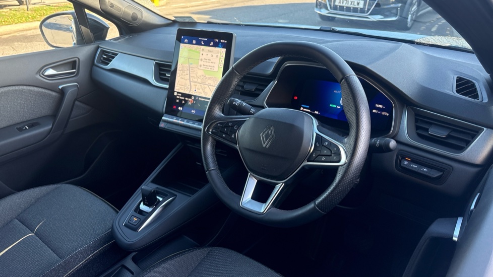 Renault Symbioz 1.8 E-Tech FHEV 160 Techno 5dr Auto Hybrid Estate - Image 11