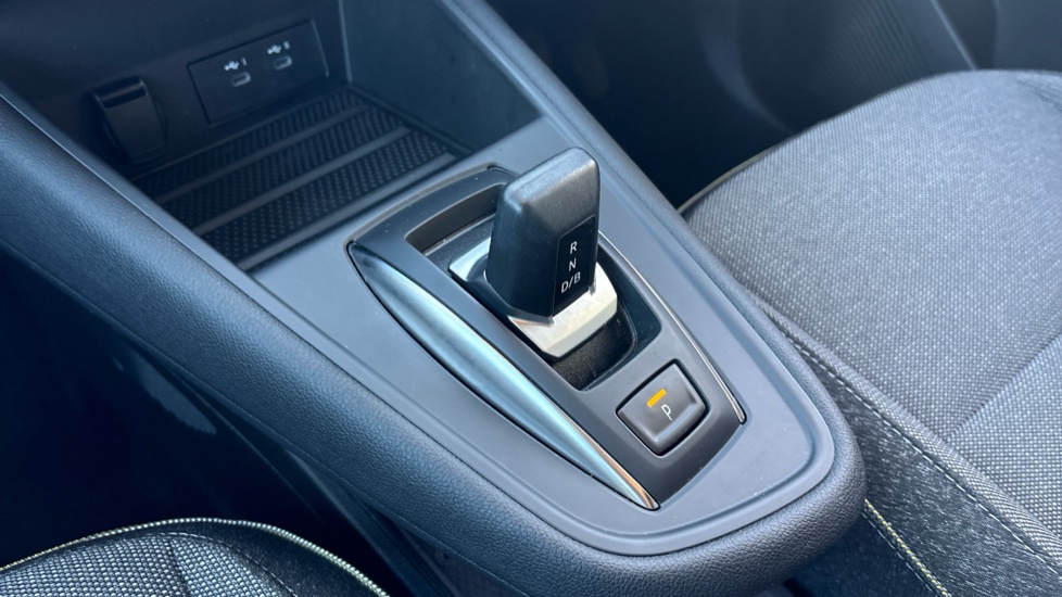 Renault Symbioz 1.8 E-Tech FHEV 160 Techno 5dr Auto Hybrid Estate - Image 13