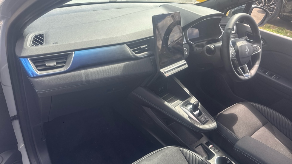 Renault Symbioz 1.8 E-Tech FHEV 160 Techno Esprit Alpine 5dr Auto Hybrid Estate - Image 9
