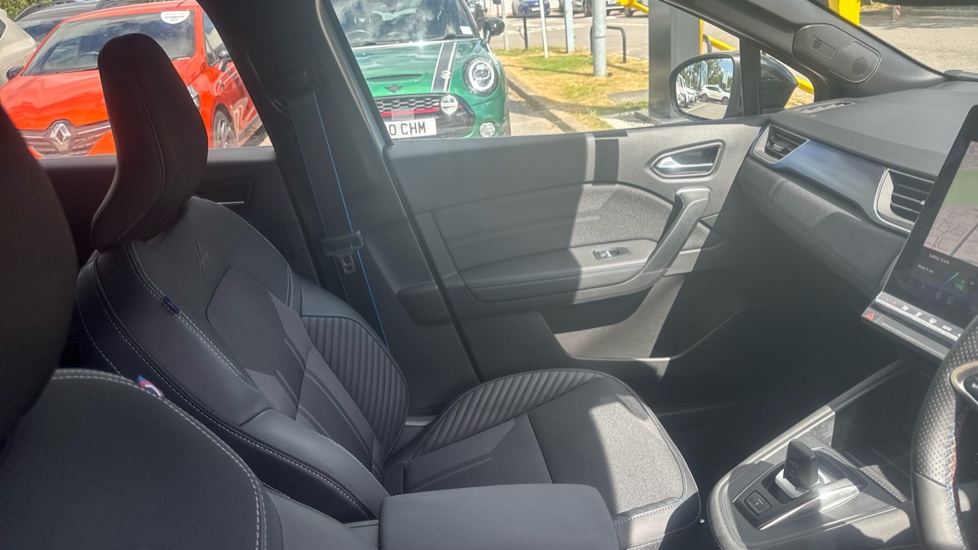 Renault Symbioz 1.8 E-Tech FHEV 160 Techno Esprit Alpine 5dr Auto Hybrid Estate - Image 14