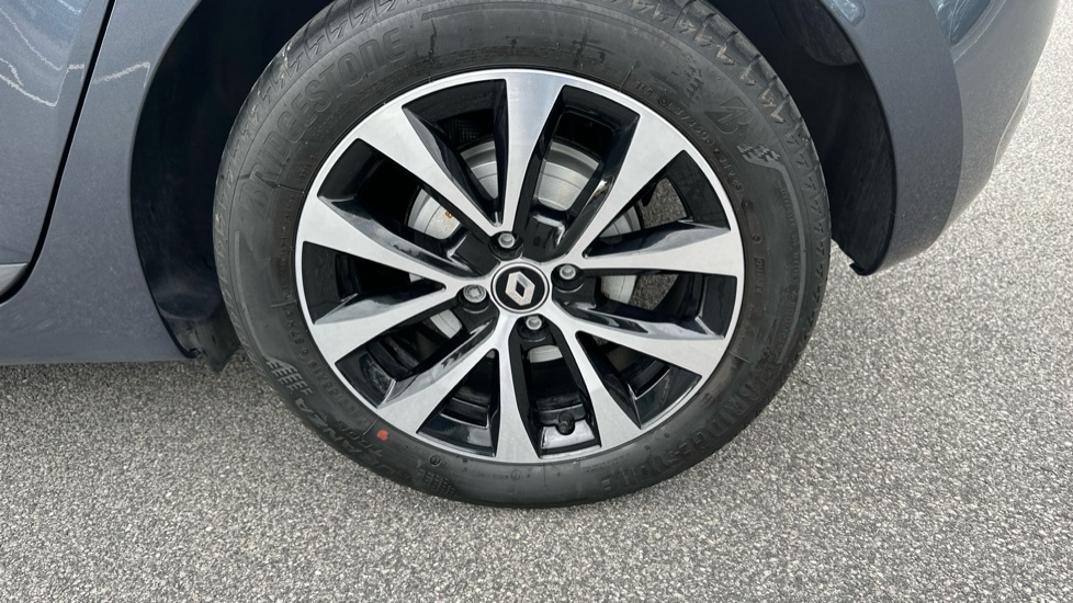Renault Clio 1.6 E-TECH Hybrid 140 Iconic Edition 5dr Auto Hybrid Hatchback - Image 27
