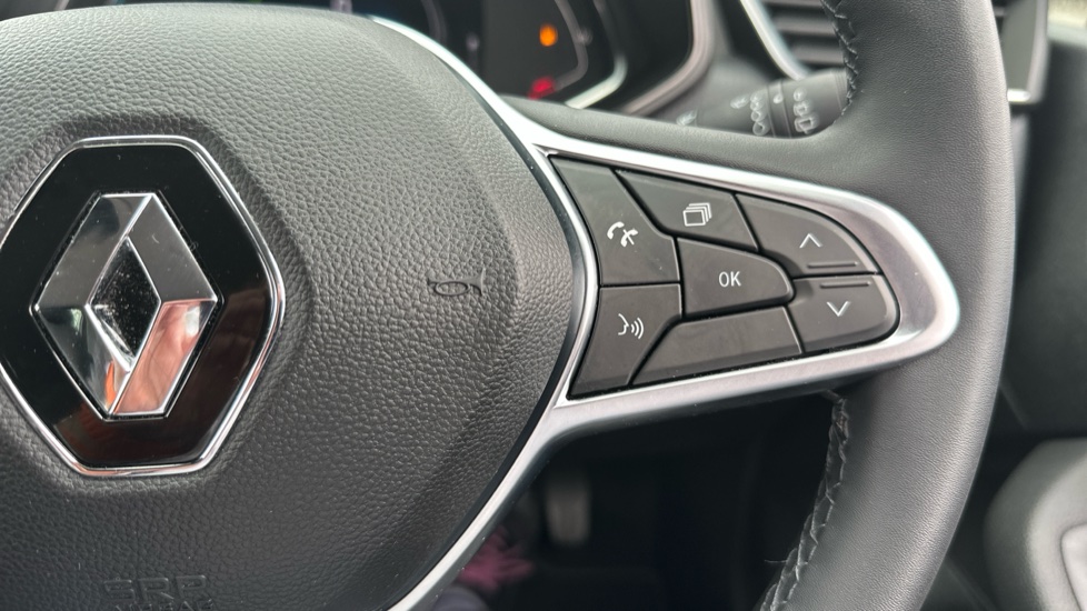 Renault Clio 1.6 E-TECH Hybrid 140 Iconic Edition 5dr Auto Hybrid Hatchback - Image 32
