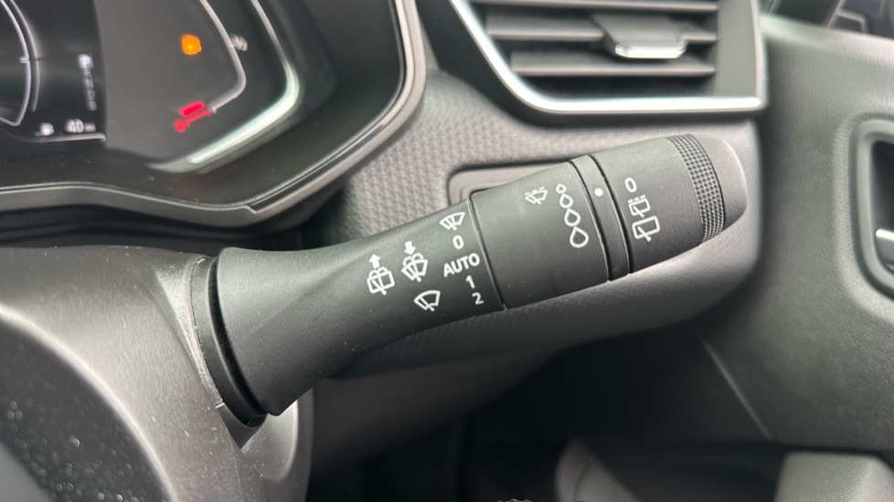 Renault Clio 1.6 E-TECH Hybrid 140 Iconic Edition 5dr Auto Hybrid Hatchback - Image 34