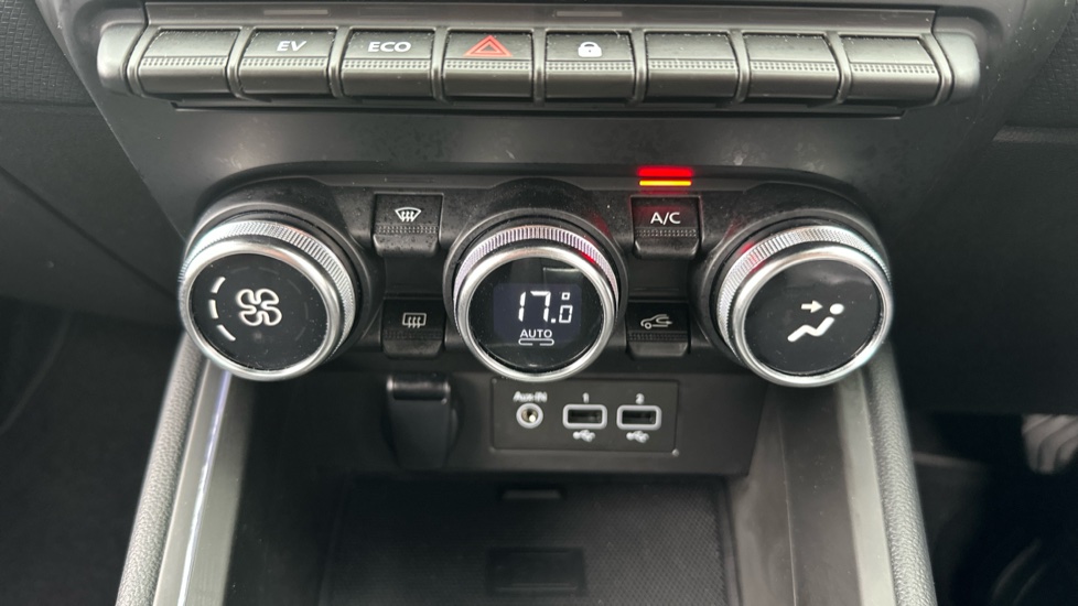 Renault Clio 1.6 E-TECH Hybrid 140 Iconic Edition 5dr Auto Hybrid Hatchback - Image 37