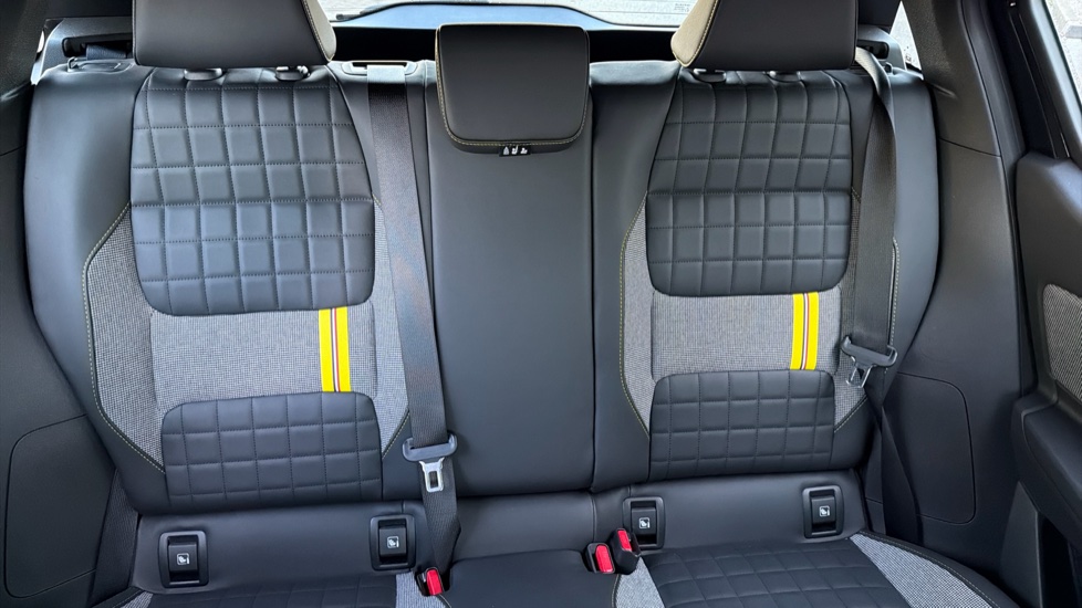 Renault 4 110kW Iconic+ 52kWh Comfort range 5dr Auto Electric Estate - Image 15