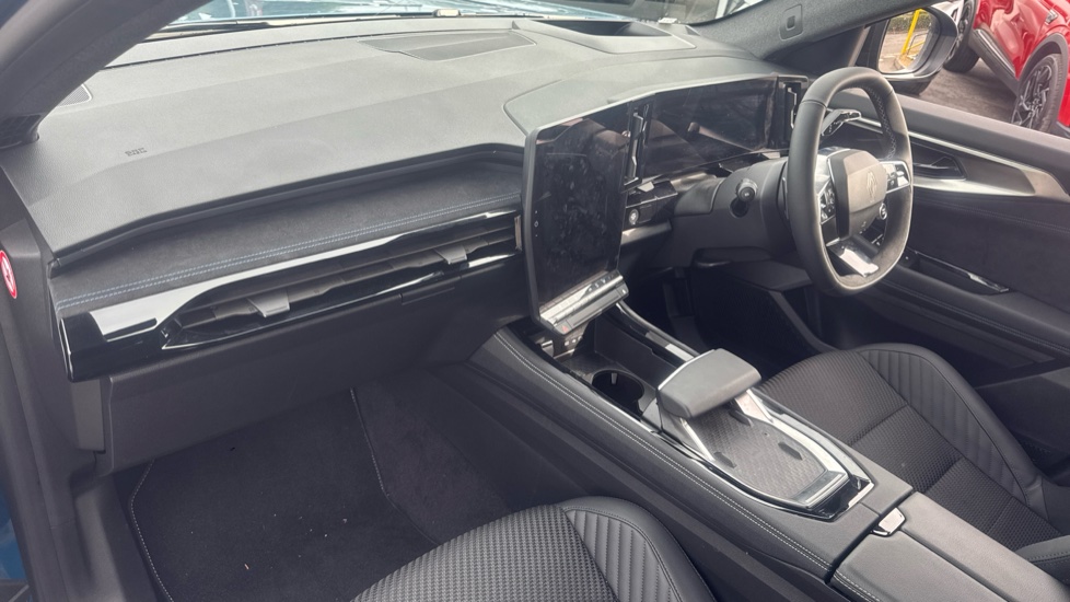 Renault Austral E-Tech Full Hybrid Techno Esprit Alpine 5dr Auto Hybrid Estate - Image 9