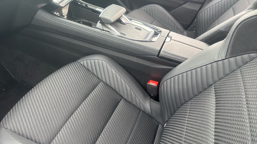 Renault Austral E-Tech Full Hybrid Techno Esprit Alpine 5dr Auto Hybrid Estate - Image 13
