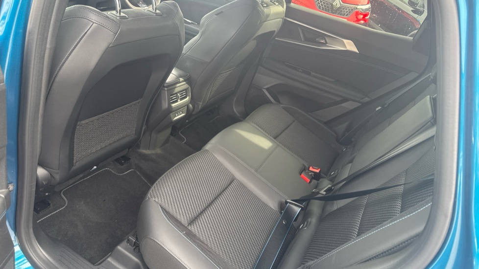 Renault Austral E-Tech Full Hybrid Techno Esprit Alpine 5dr Auto Hybrid Estate - Image 16