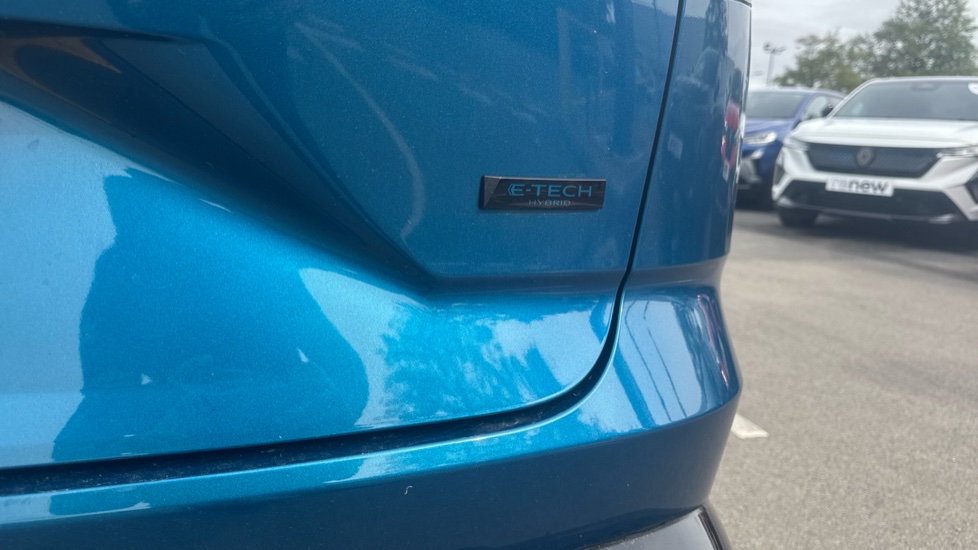 Renault Austral E-Tech Full Hybrid Techno Esprit Alpine 5dr Auto Hybrid Estate - Image 28