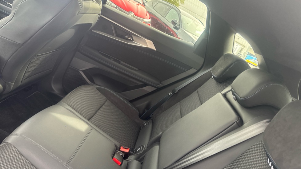 Renault Austral E-Tech Full Hybrid Techno Esprit Alpine 5dr Auto Hybrid Estate - Image 29