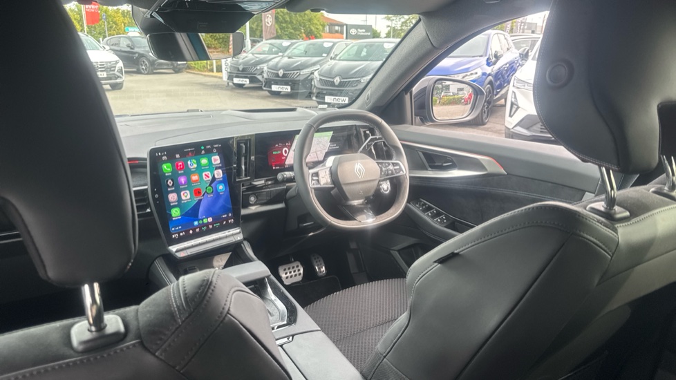 Renault Austral E-Tech Full Hybrid Techno Esprit Alpine 5dr Auto Hybrid Estate - Image 30