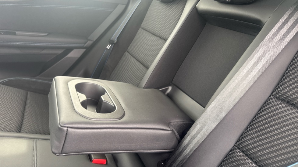 Renault Austral E-Tech Full Hybrid Techno Esprit Alpine 5dr Auto Hybrid Estate - Image 32