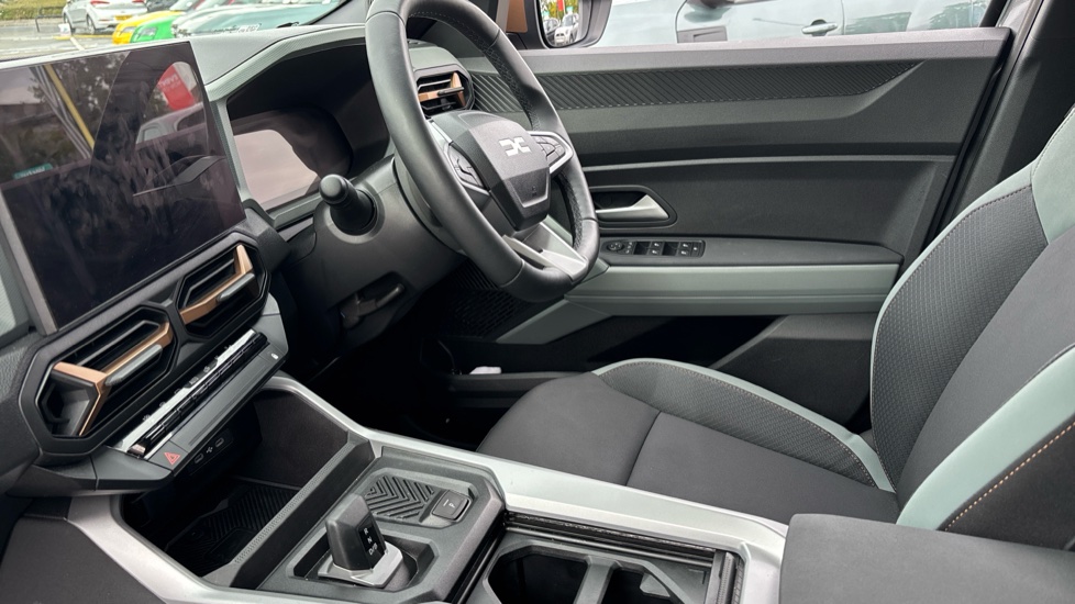 Dacia Bigster 1.8 Hybrid 155 Extreme 5dr Auto Hybrid Estate - Image 9