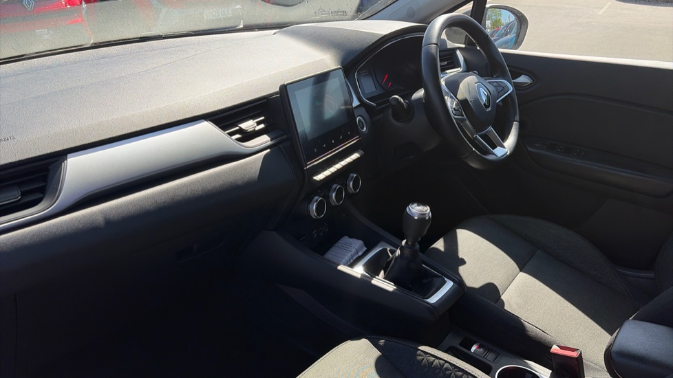 Renault Captur 1.0 TCE 90 Evolution 5dr Petrol Hatchback - Image 9
